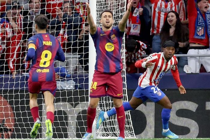 Atletico phản ứng với bàn của Lookman. Ảnh: EFE