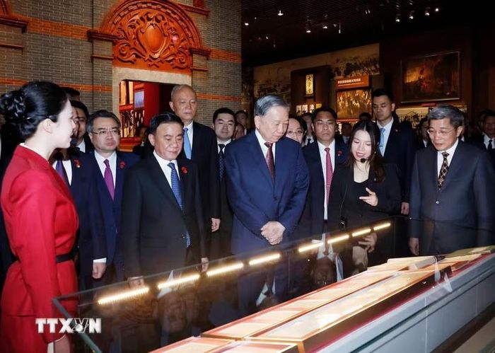 Tổng Bí thư, Chủ tịch nước Tô Lâm thăm Bảo tàng Lịch sử Đảng Cộng sản Trung Quốc. Ảnh: Thống Nhất/TTXVN