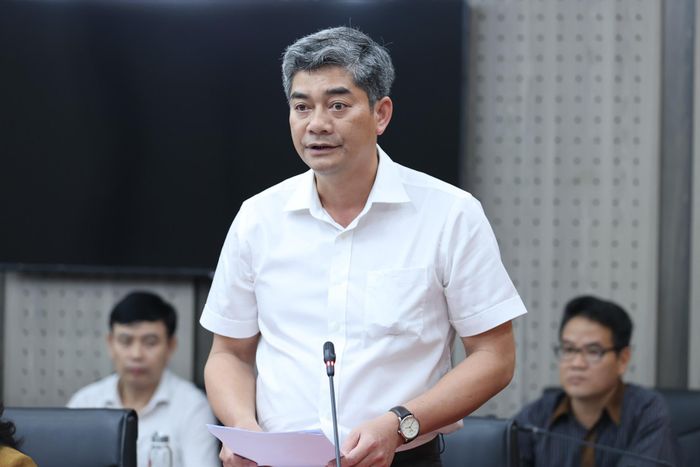 Thứ trưởng Bộ Dân tộc và Tôn giáo Y Vinh Tơr phát biểu tại buổi làm việc.