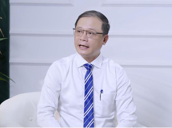  BS.CKII. Nguyễn Đại Vĩnh cho biết, khi số ca mắc tăng, các cơ sở y tế dễ rơi vào tình trạng quá tải, buộc phải huy động tối đa nguồn lực cho cả phòng chống và điều trị, tạo áp lực lớn lên hệ thống y tế và ngân sách. 