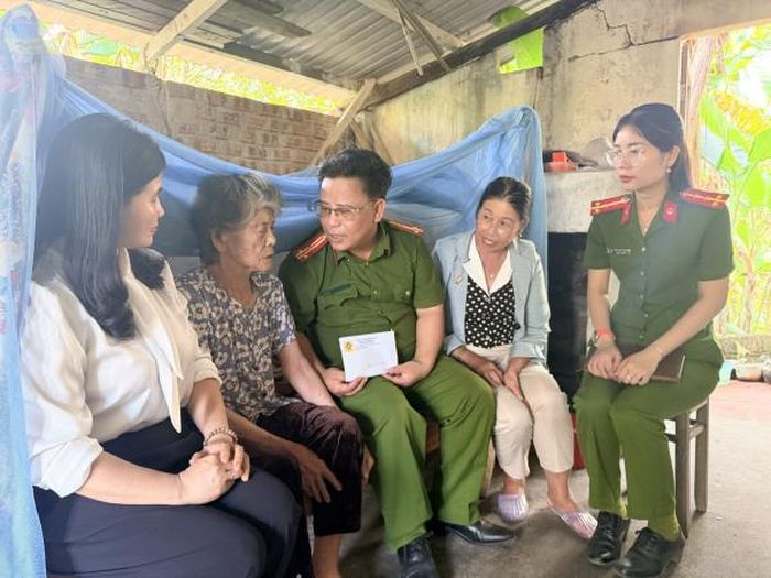 Công an xã Hòa Vang (Đà Nẵng) giữ bình yên từ những bước chân tuần tra thầm lặng, bám sát cơ sở, gắn bó với nhân dân.