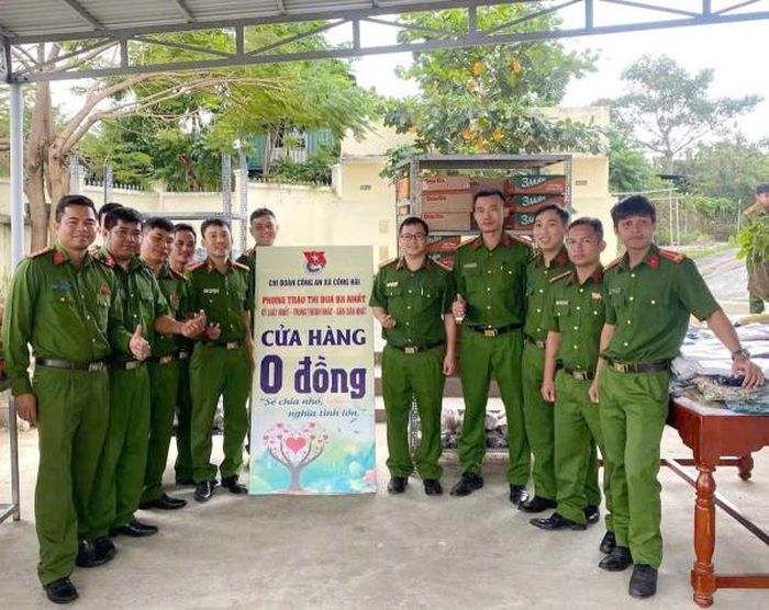 Công an xã Công Hải dựng chương trình hành động gần dân, lắng nghe, thấu hiểu, chia sẻ khó khăn của người dân với phương châm “Lúc dân cần, lúc dân khó, có Công an”.