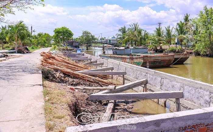Bờ kè từ mô hình hùn vốn góp phần bảo vệ đất đai, ổn định đời sống người dân ven sông.
