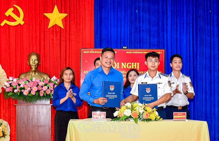 Ký giao ước kết nghĩa giữa Đoàn cơ sở Đoàn Đặc nhiệm phòng, chống tội phạm ma túy số 4 với Đoàn phường An Xuyên.