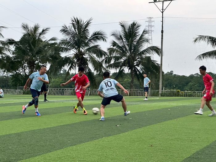 Nhiều hoạt động văn hóa, văn nghệ, thể dục thể thao cũng được các công đoàn cơ sở tổ chức trong công nhân lao động. Ảnh PV