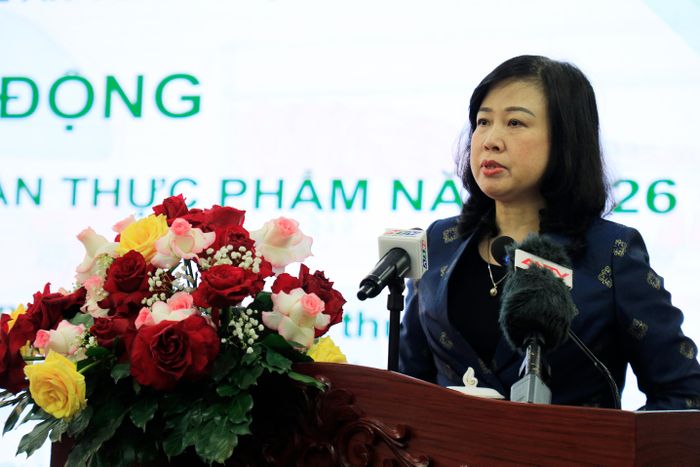  Bộ trưởng Bộ Y tế Đào Hồng Lan tại lễ phát động sáng 16-4. 