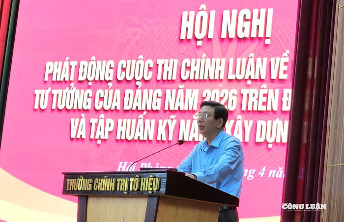 Ông Nguyễn Quang Phúc - Trưởng Ban Tuyên giáo và Dân vận Thành ủy, Trưởng Ban Tổ chức cuộc thi phát biểu khai mạc.