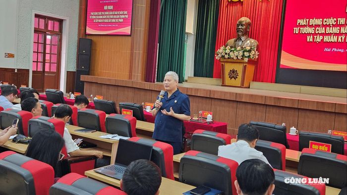 Đại tá Đỗ Phú Thọ - Tổng Biên tập báo Cựu chiến binh Việt Nam, Chuyên gia Ban Chỉ đạo 35 Quân ủy Trung ương trực tiếp truyền đạt, tập huấn kỹ năng xây dựng tác phẩm chính luận.