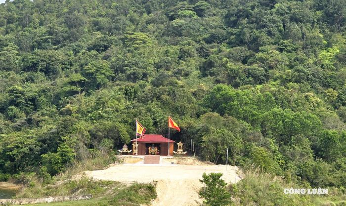 Khu di tích (miếu) trên đảo Cái Chiên sẽ được đầu tư xây dựng lớn trong tương lai gần.
