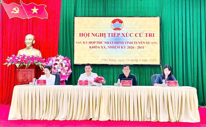 Tổ đại biểu tiếp xúc cử tri tại xã Phố Bảng.