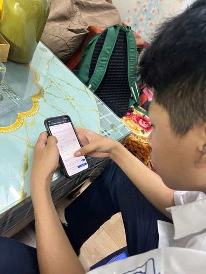 Năm nay các em học sinh lớp 9 có thể tự đăng ký nguyện vọng bằng định danh điện tử VNeID mức 2.