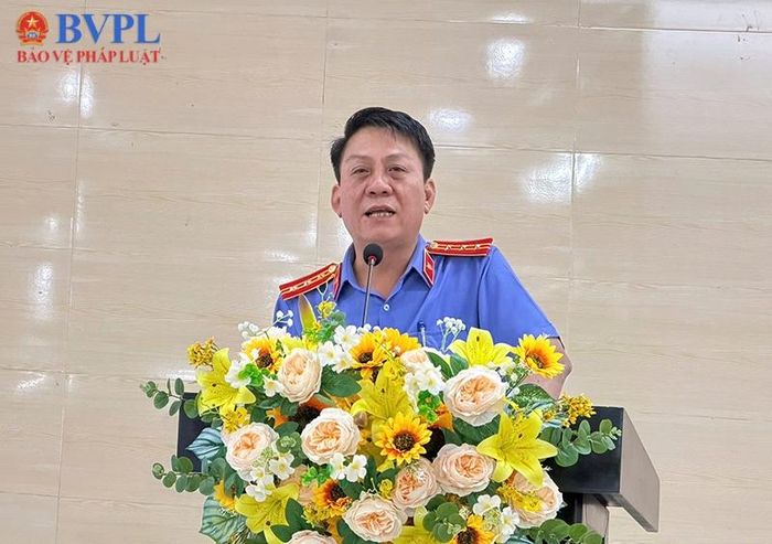 Đồng chí Trần Minh Ngọc - Viện trưởng VKSND Khu vực 7 - phát biểu tại hội nghị.