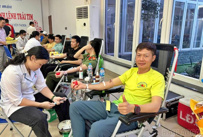 Các thành viên CLB Hiến máu dự bị tỉnh Lào Cai luôn tích cực tham gia các chương trình hiến máu theo kế hoạch của Ban Chỉ đạo vận động hiến máu tình nguyện của tỉnh, cũng như các đợt hiến máu đột xuất.