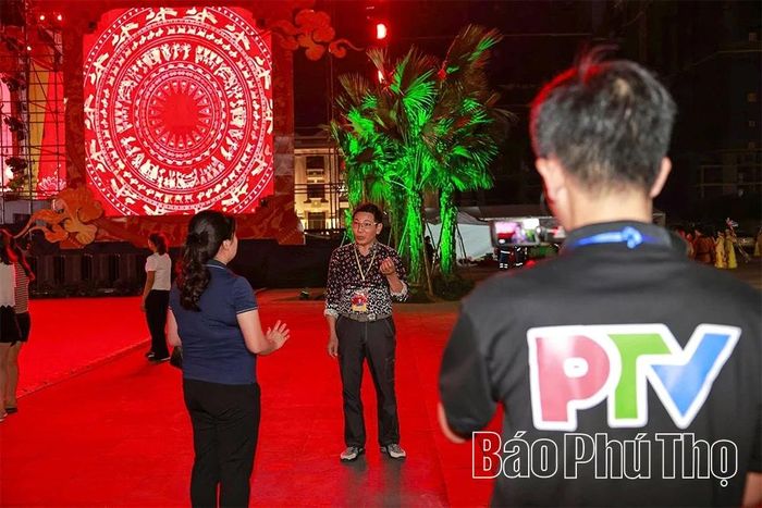Phỏng vấn nhanh với đạo diễn chương trình Lễ hội Đền Hùng và Tuần Văn hóa - Du lịch Đất Tổ năm Bính Ngọ 2026.