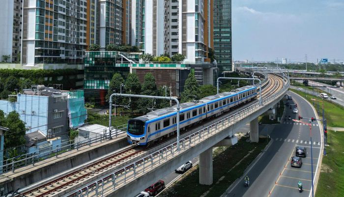 Cộng thêm các tuyến metro kết nối TP.HCM với Đồng Nai và sân bay Long Thành cũng đang được xúc tiến để sớm khởi công từ tháng 6 tới, từng bước hình thành mạng lưới giao thông đa tầng, mở rộng không gian phát triển liên vùng chưa từng có.