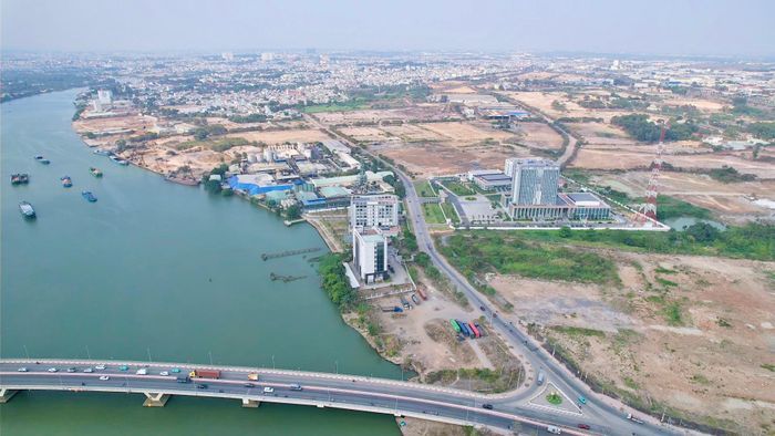 Hơn nửa thế kỷ sau ngày giải phóng, tỉnh đã có bước chuyển mình mạnh mẽ, vươn lên trở thành một trong những “đầu tàu” công nghiệp. Hiện nay, tỉnh đứng thứ 9 cả nước về diện tích, thứ 5 về dân số và xếp thứ 4 về quy mô nền kinh tế.