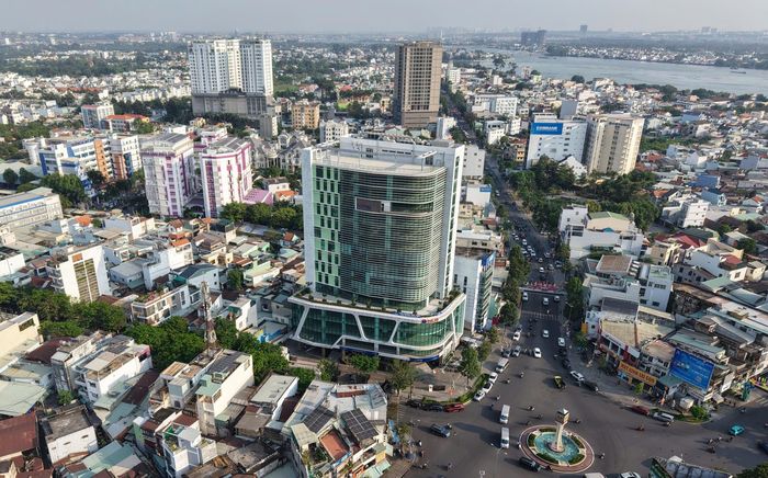 Ngày 16/4, Bộ trưởng Bộ Xây dựng Trần Hồng Minh ký quyết định công nhận Đồng Nai đạt tiêu chí đô thị loại I, tạo nền tảng quan trọng để địa phương hoàn tất các điều kiện sớm trở thành thành phố trực thuộc Trung ương.