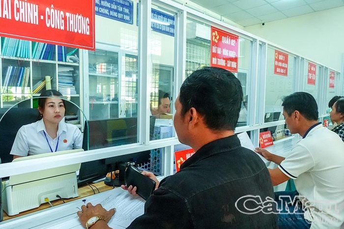 Sau tái cấu trúc, dữ liệu được liên thông, nhiều TTHC được giải quyết nhanh gọn ngay tại cơ sở, giúp người dân tiết kiệm thời gian, công sức và chi phí.