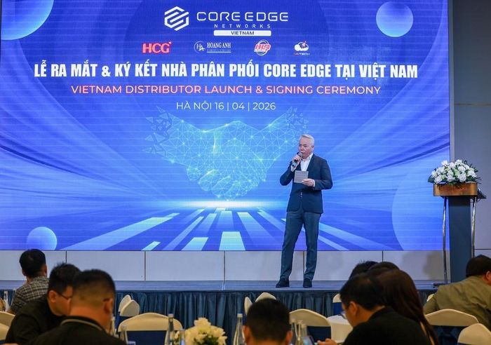 Ông Oh Hong Seok – Tổng Giám đốc Core Edge Networks phát biểu tại buổi ký kết