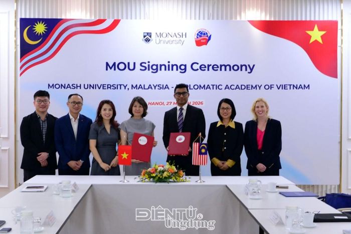  Lễ ký kết Biên bản ghi nhớ giữa Đại học Monash và Học viện Ngoại giao Việt Nam (Ảnh: Monash) 