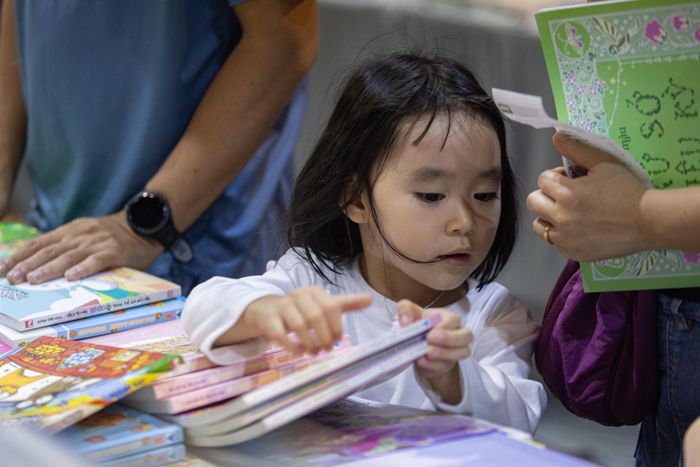 Ngoài ra, cuộc thi review sách dành cho học sinh cũng đã được phát động ngay trong khuôn khổ buổi lễ để lan tỏa tinh thần học tập bền vững.