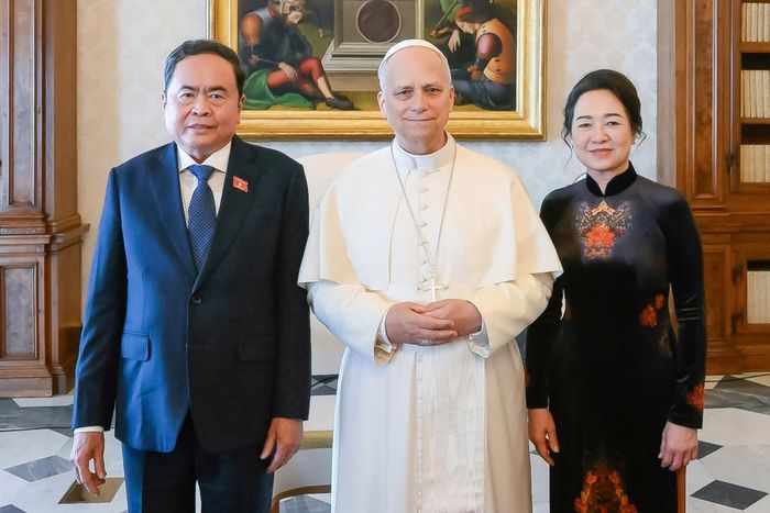Chủ tịch Quốc hội Trần Thanh Mẫn và phu nhân gặp Giáo hoàng Leo XIV. Ảnh: QH