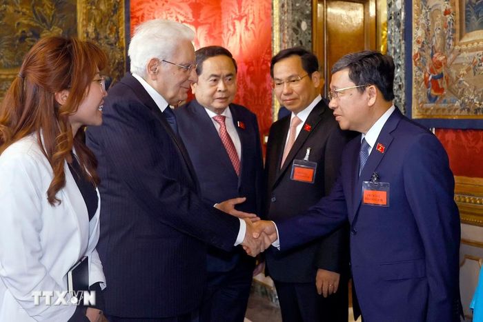Chủ tịch Quốc hội Trần Thanh Mẫn hội kiến Tổng thống Italy Sergio Mattarella. (Ảnh: Doãn Tấn/TTXVN)