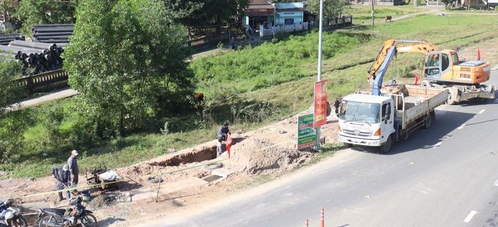 Công ty CP Cấp nước Đà Nẵng đang triển khai thi công các công trình đảm bảo cấp nước sinh hoạt cho khu vực trung tâm thành phố Đà Nẵng. Ảnh: HOÀNG HIỆP