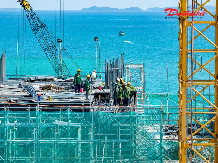Với quy mô, công nghệ và tầm nhìn đầu tư, công trình được kỳ vọng sẽ sánh vai cùng các trung tâm hội nghị hàng đầu thế giới như Marina Bay Sands (Singapore) hay Trung tâm Hội nghị Quốc tế Sydney (Úc), qua đó khẳng định năng lực kiến tạo những công trình mang tính biểu tượng của Sun Group, đồng thời nâng tầm vị thế quốc gia trên bản đồ sự kiện toàn cầu.