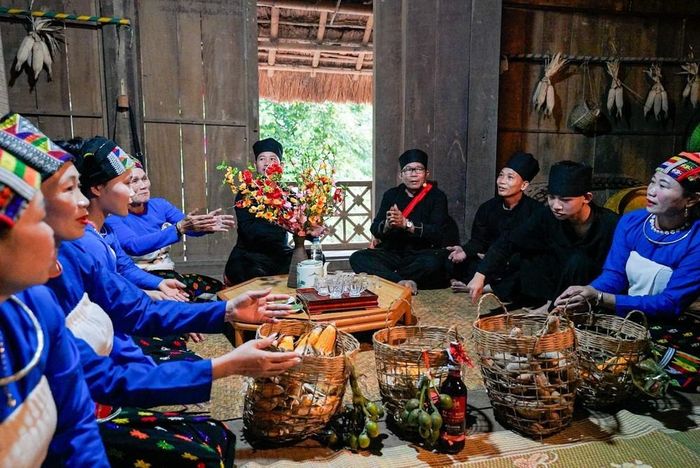 Tục lệ cưới lần hai là tục quan trọng mang bản sắc văn hóa của dân tộc Thái. Ảnh: Khánh Hòa - TTXVN