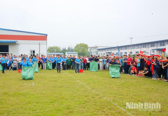 Các đội tham gia Giải thể thao công nhân lao động.