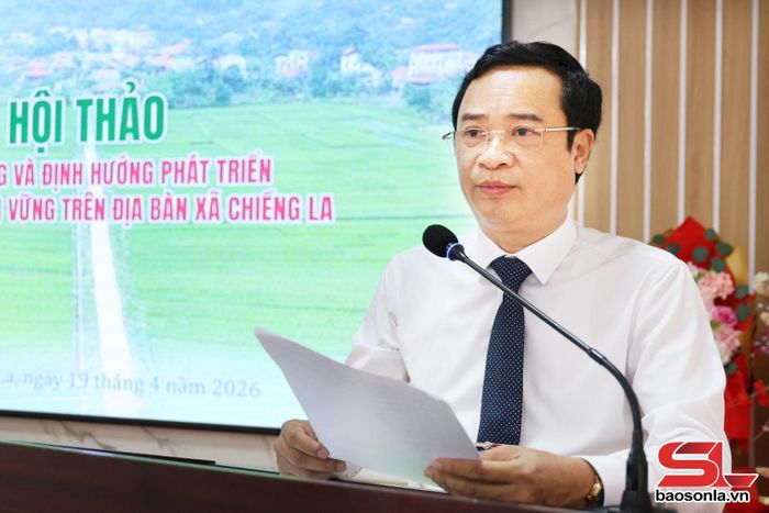 Tiến sĩ Nguyễn Văn Định, Hiệu trưởng Trường Đại học Tây Bắc phát biểu tại hội thảo.