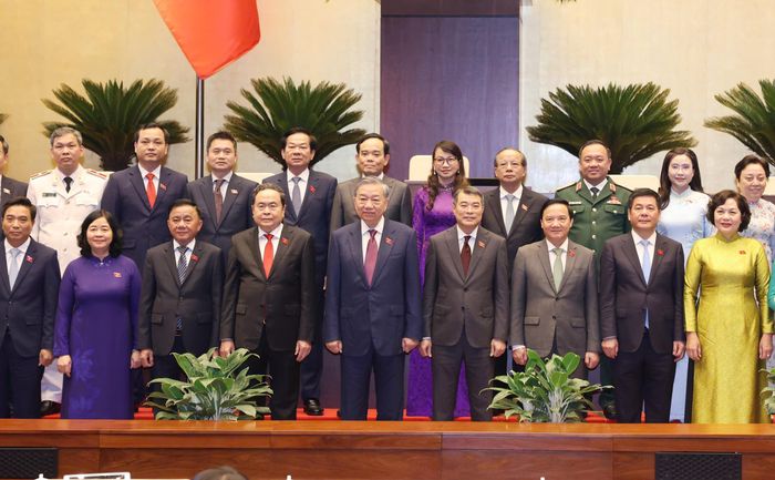  Tổng Bí thư, Chủ tịch nước Tô Lâm và các đồng chí lãnh đạo Đảng, Nhà nước cùng các đại biểu Quốc hội tại Hội trường Diên Hồng, chiều 20-4. Ảnh: QUANG PHÚC 
