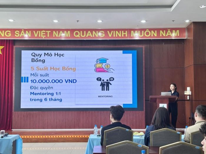 Kỹ sư Võ Thị Hà, Thư ký Hội Cựu sinh viên PVU công bố chương trình học bổng