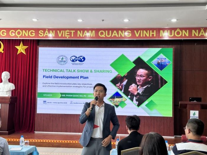 Kỹ sư Nguyễn Tứ Bốn, Chủ tịch Hội Cựu sinh viên PVU phát biểu khai mạc.