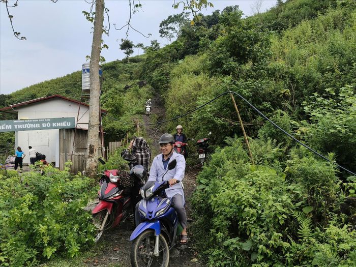 Cơ sở hạ tầng cần đi trước để mở lối giảm nghèo ở những địa bàn đặc biệt khó khăn. Trong ảnh: Điểm trường Bó Khiếu Cao Tân ở xã Cao Minh, tỉnh Thái Nguyên. Nguồn ảnh: UBND xã Cao Minh