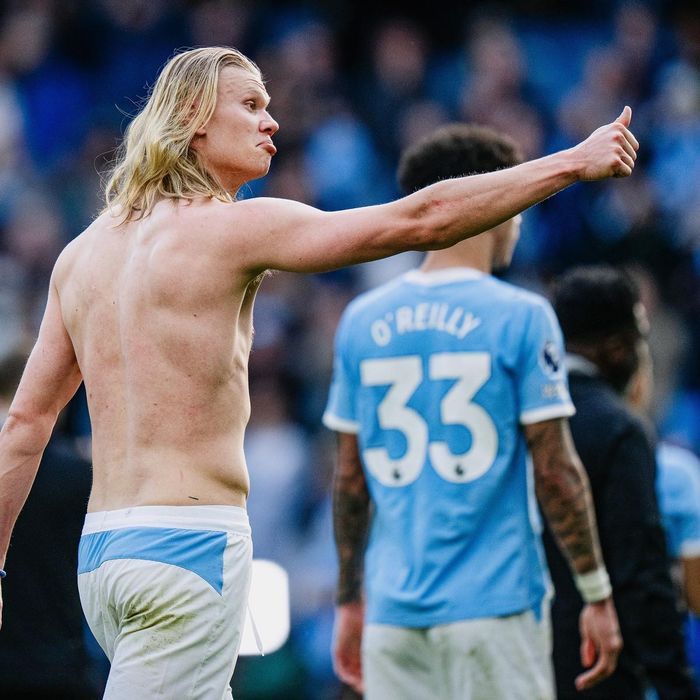 Chân sút Man City nhận mưa lời khen vì chơi đẹp. Ảnh: MCFC