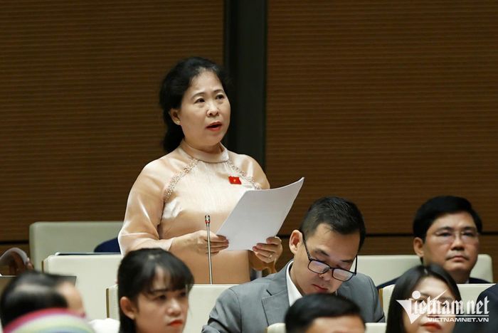 Đại biểu Tô Ái Vang