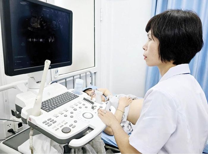 Siêu âm kiểm tra sức khỏe cho thai phụ tại CDC Huế