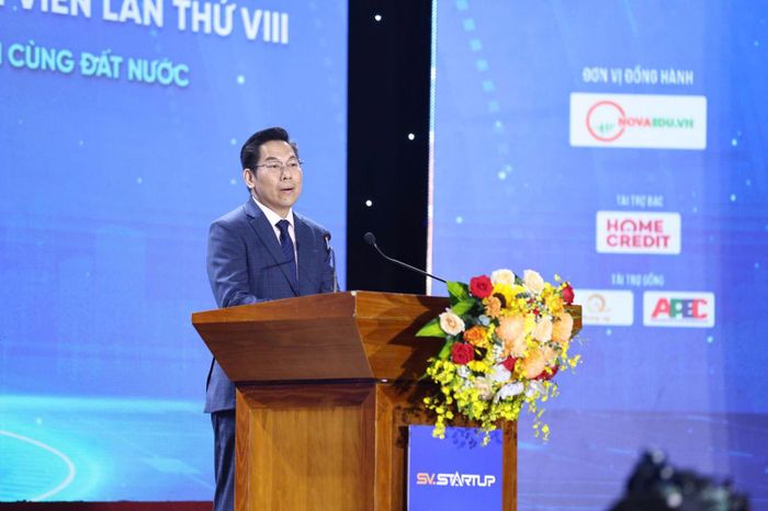 Ông Nguyễn Hữu Cường, thành viên Ban Giám khảo, thông tin về Cuộc thi. Ảnh: Moet.gov.vn