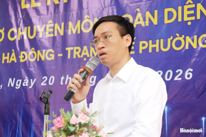 Tiến sĩ Nguyễn Thành Vinh, Giám đốc Bệnh viện Đa khoa Hà Đông phát biểu tại lễ ký kết hợp tác. Ảnh: Tuấn Điệp