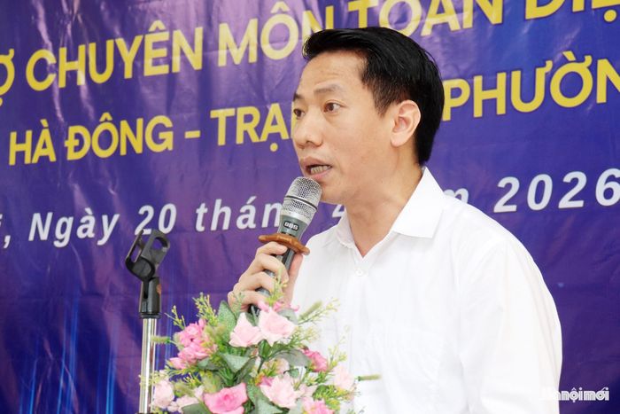 Phó Chủ tịch UBND phường Phan Cao Đăng phát biểu tại lễ ký kết hợp tác y tế. Ảnh: Tuấn Điệp