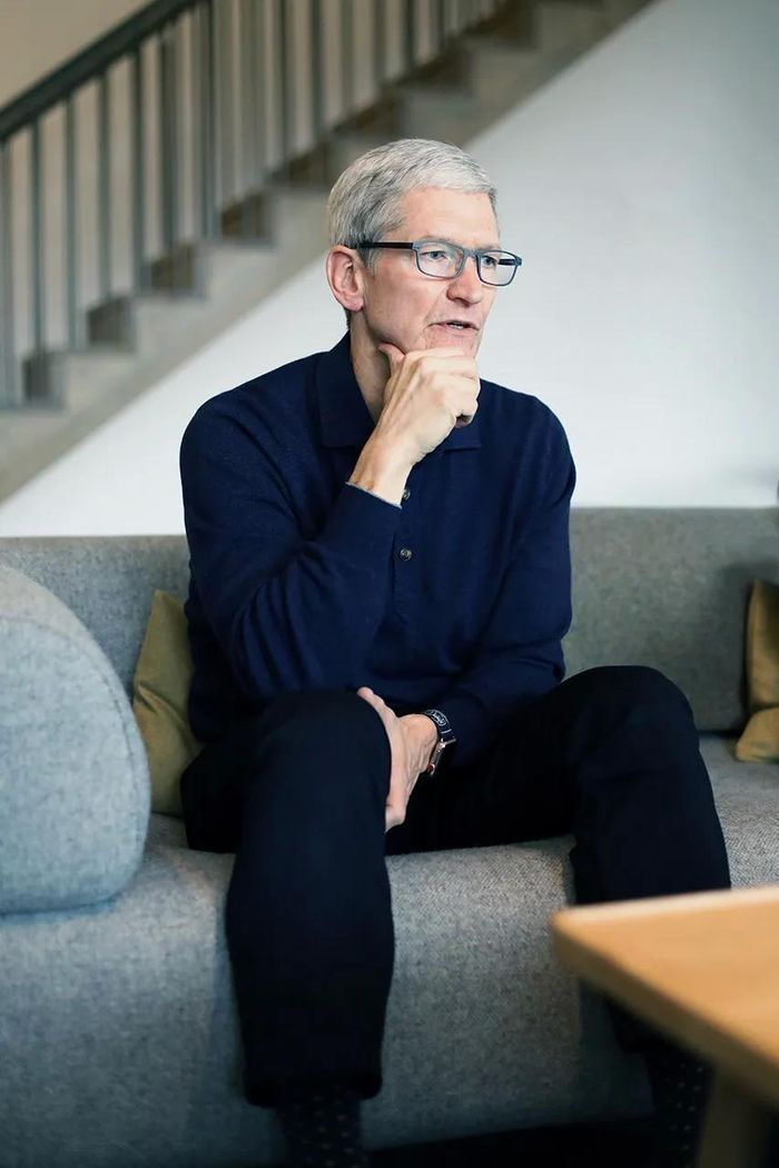  CEO đương nhiệm của Apple thường trung thành với bảng màu an toàn, chủ yếu là xanh dương ở nhiều sắc độ, đen và đôi khi là xám. Ảnh: Vogue.