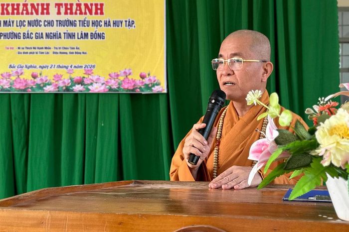 Thượng tọa Thích Quảng Hiền, Ủy viên Hội đồng Trị sự, Phó trưởng Ban Thường trực Ban Trị sự Giáo hội Phật giáo Việt Nam tỉnh Lâm Đồng phát biểu