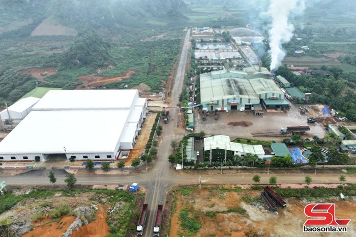 Khu Công nghiệp Mai Sơn, xã Chiềng Mung.