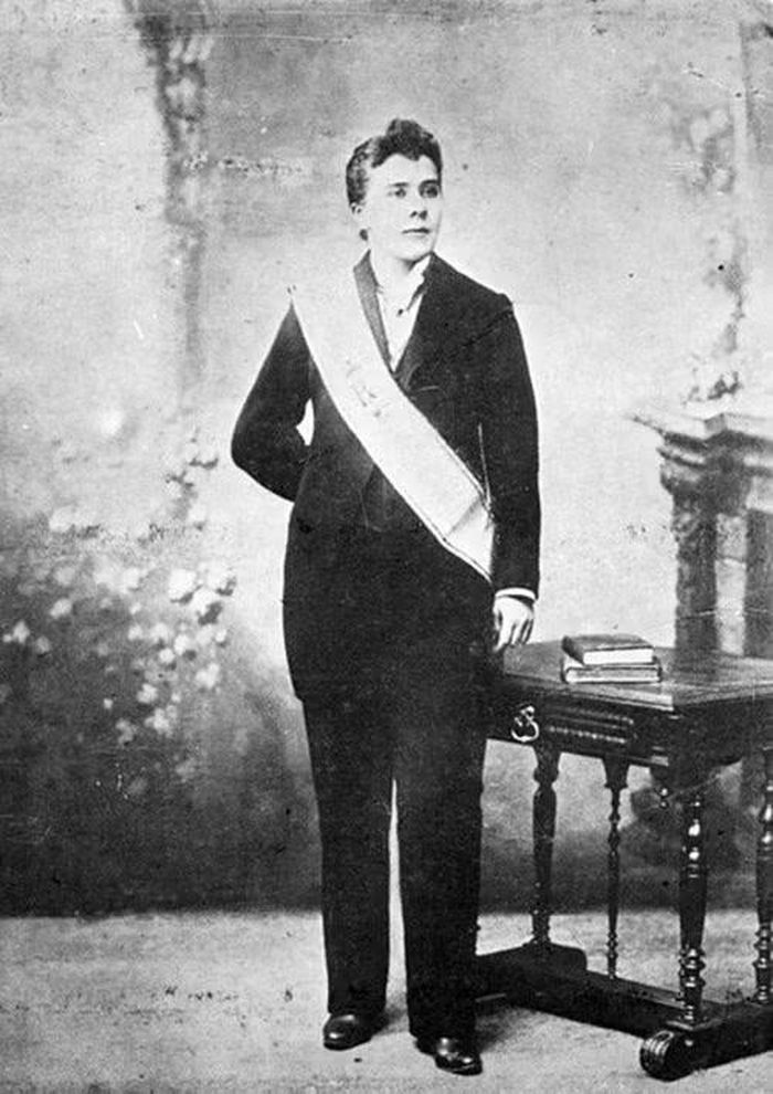 Minh họa nhân vật hư cấu Diana Vaughan.