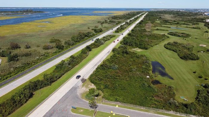 Đường Ocean Parkway, nơi phát hiện nhiều thi thể có liên quan đến vụ án.