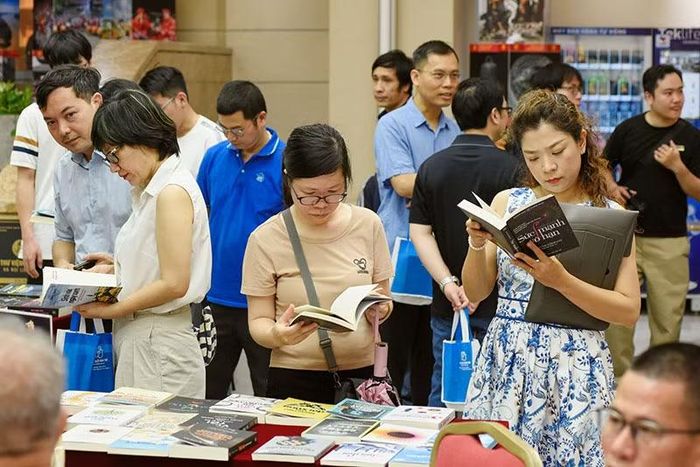 Dòng sách phổ biến tri thức khoa học thu hút độc giả ở nhiều lứa tuổi.