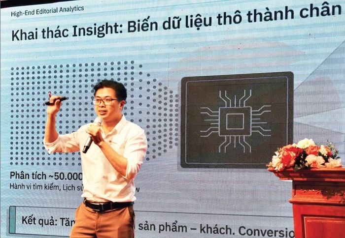 Đại diện doanh nghiệp chia sẻ về việc ứng dụng AI để phát triển du lịch tại một tọa đàm trong khuôn khổ Hội chợ Du lịch Quốc tế Việt Nam-VITM 2026. (Ảnh: KHÁNH LINH)