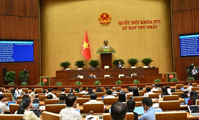 Quang cảnh phiên họp.